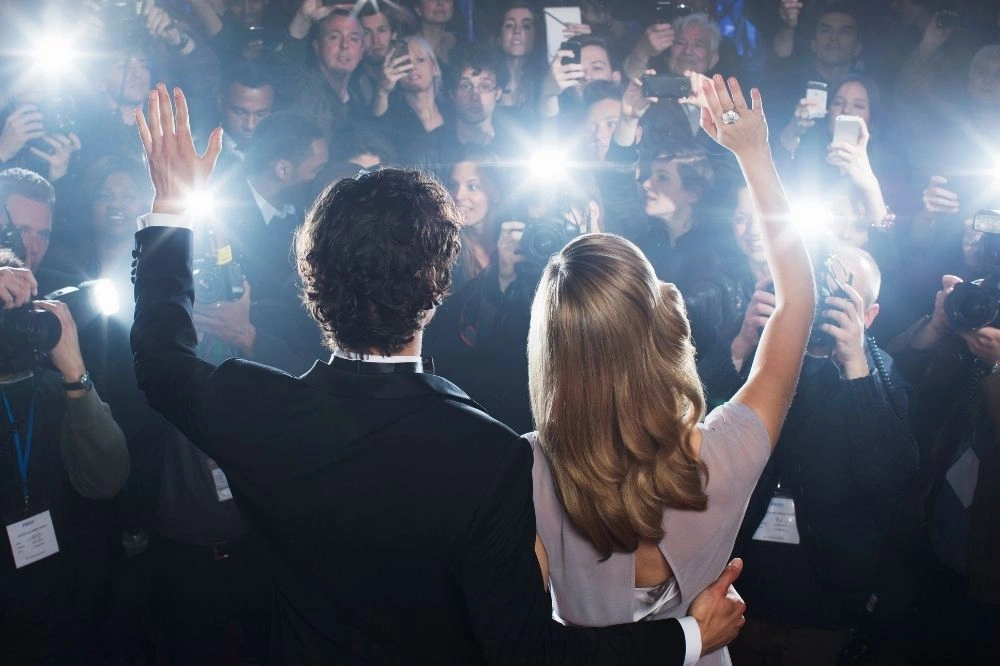 30 Celebrity Couples Who Found Love On Set