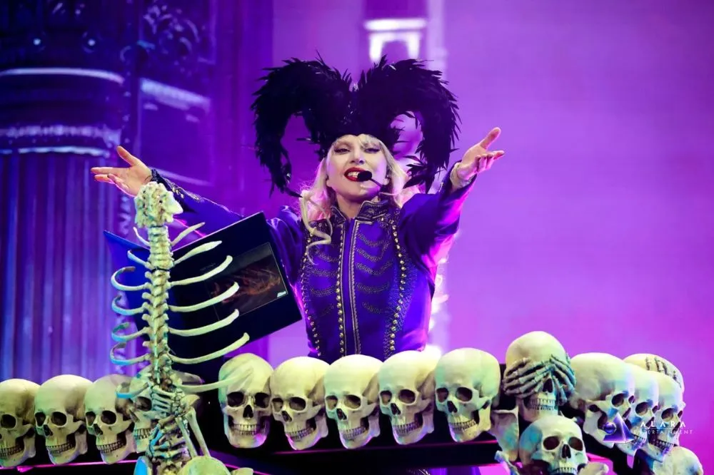 اجرای شیطانی لیدی گاگا در کوچلا 2025 واکنشها و حاشیهها 4 اجرای شیطانی لیدی گاگا در کوچلا 2025 واکنشها و حاشیهها