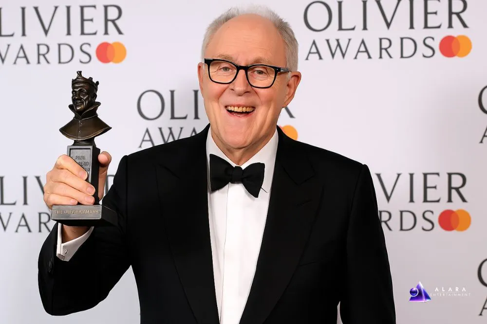 جوایز اولیویه ۲۰۲۵: از شوخیهای لیتگو تا زومبای شگفتانگیز! 17 جوایز اولیویه ۲۰۲۵: از شوخیهای لیتگو تا زومبای شگفتانگیز!