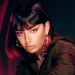 چارلی ایکسسیایکس در عروسی دوم خود در سیسیل با پیراهن کوتاه دانتل سفید 2 چارلی ایکسسیایکس در عروسی دوم خود