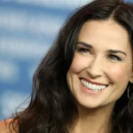 Demi Moore talks about Bruce Willis’s battle with dementia and praises his wife, Emma Heming Willis. 2 دمی مور درباره مبارزه بروس ویلیس با دمانس میگوید