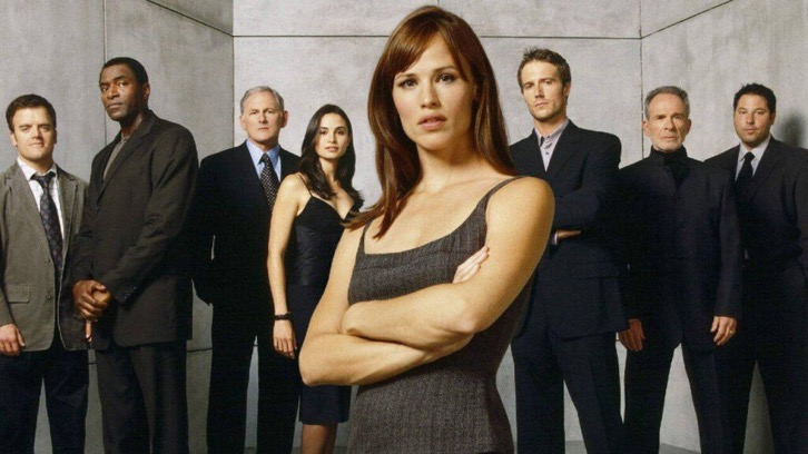 بهترین سریالهای جاسوسی دنیا که باید تماشا کرد 8 4. آلیاس (Alias)