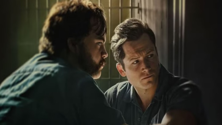 ده تا از مشهورترین سریالها درباره زندان! 12 8. مینی¬سریال «پرنده سیاه» (Black Bird)